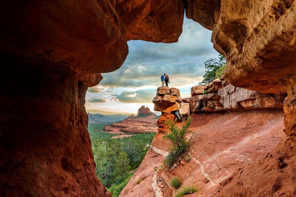 Quels sont les avantages de louer une maison de vacances en Bretagne avec des cours de broderie et des balades en forêt?